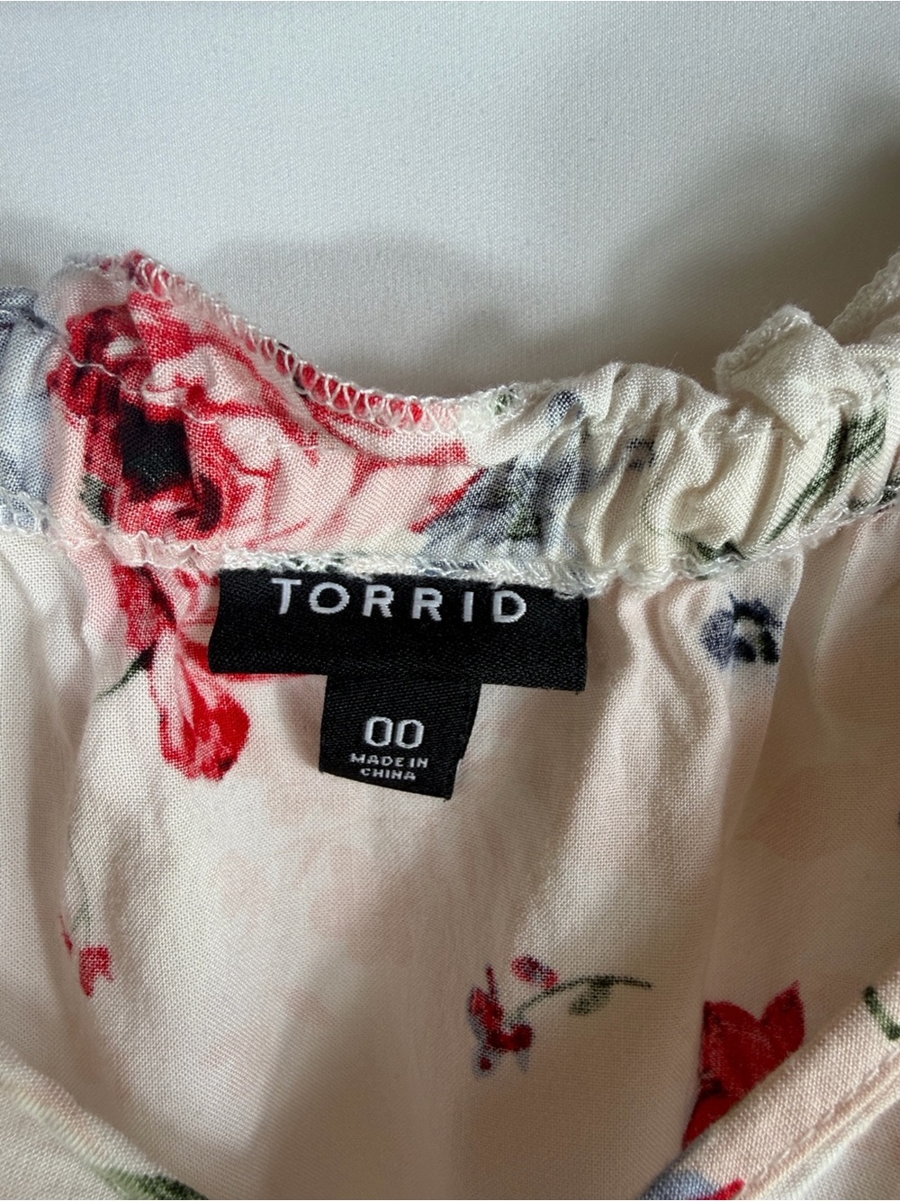 Torrid Floral Tie-Waist Long Maxi Dress Sleeveless Cream with Red. Womens 00 - Picture 2 of 7